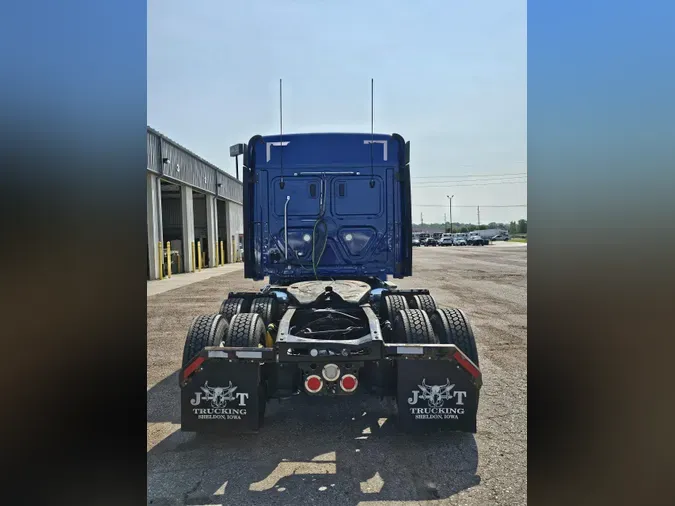 2022 Freightliner New Cascadia