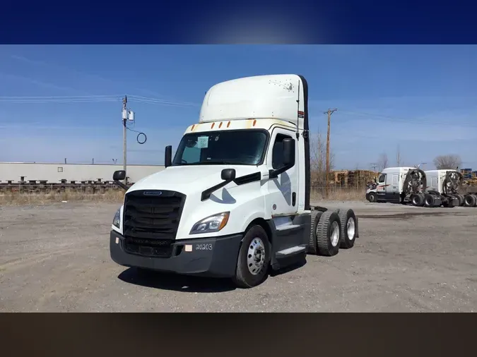 2020 Freightliner Cascadia 126
