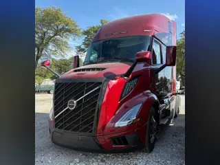 2026 VOLVO TRUCK VNL64TV04