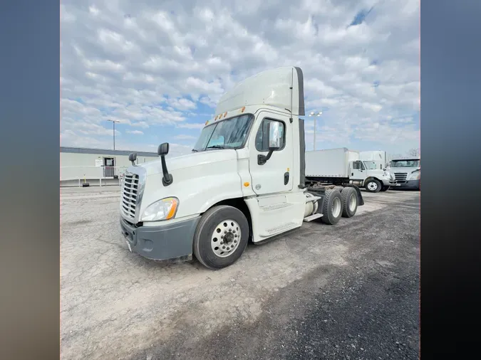 2017 FREIGHTLINER/MERCEDES CASCADIA 12552989cbf66c9c8247cf1fe38166439f3