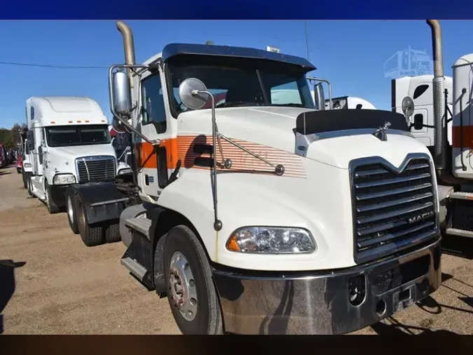 2017 MACK PINNACLE CXU613