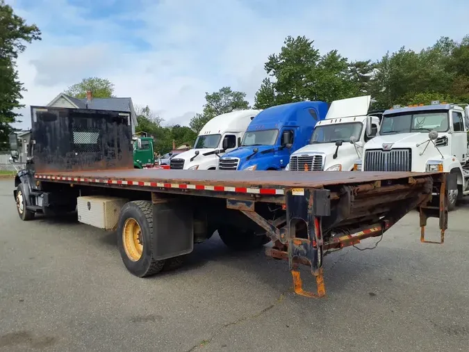 2018 FREIGHTLINER M2 106
