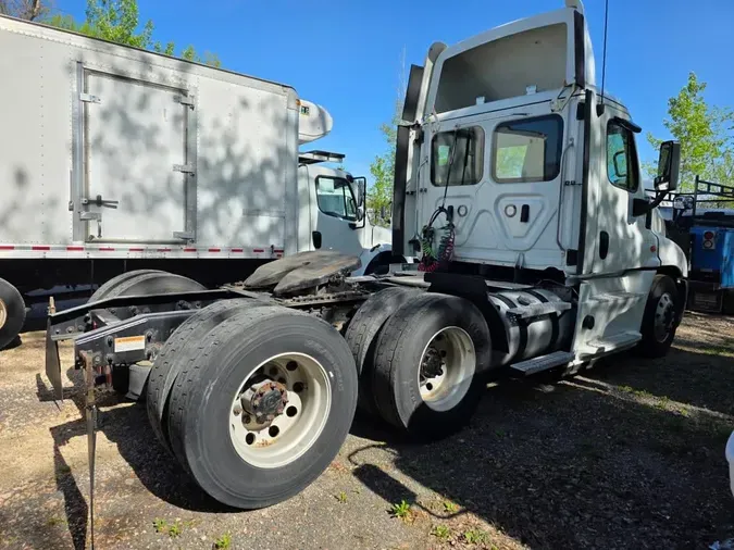 2019 FREIGHTLINER/MERCEDES CASCADIA 125