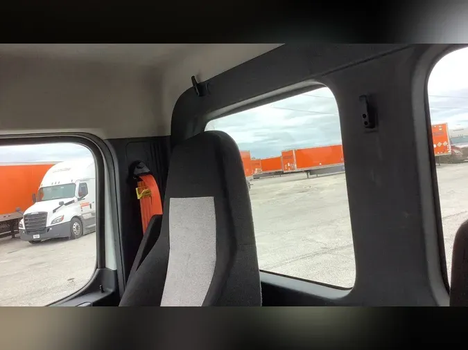 2020 Freightliner Cascadia 126