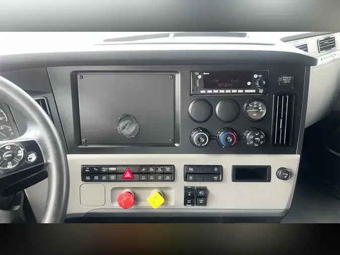 2022 FREIGHTLINER CA126