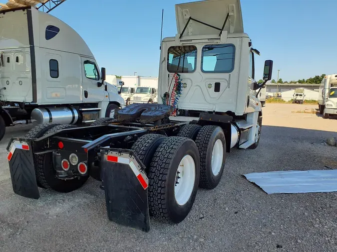 2017 FREIGHTLINER/MERCEDES CASCADIA 125