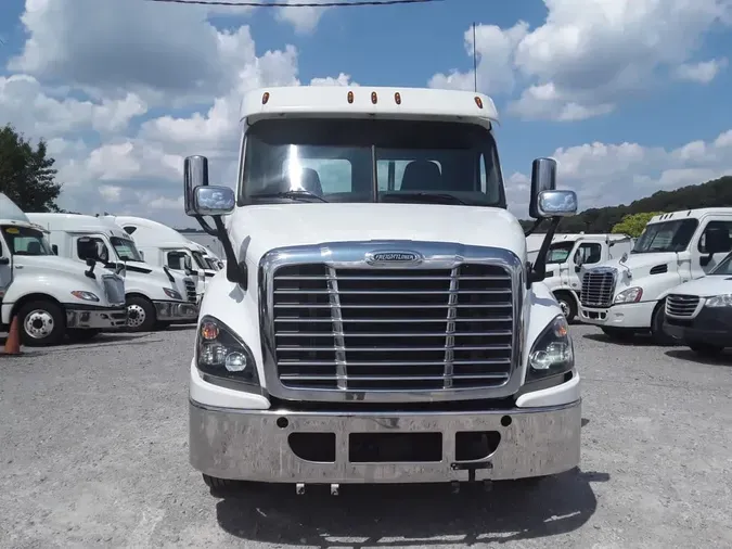 2019 FREIGHTLINER CASCADIA 113