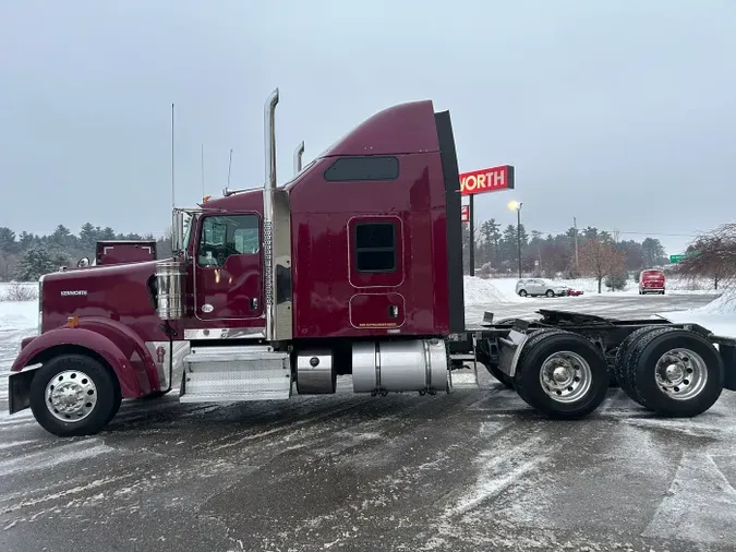 2021 Kenworth W900L
