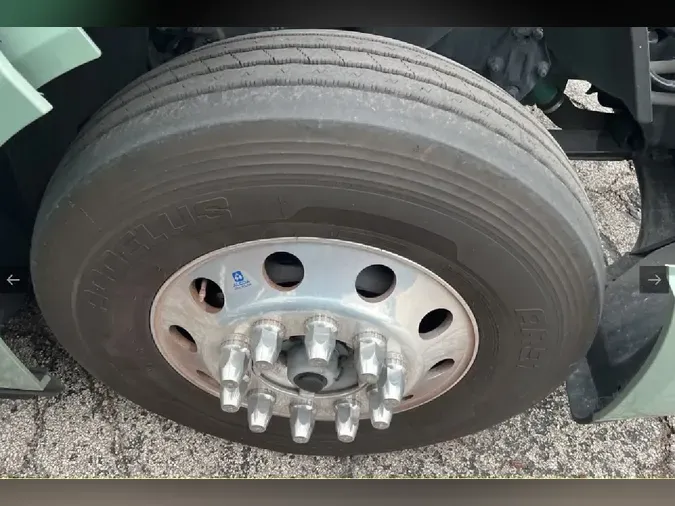 2025 VOLVO VNL64T760