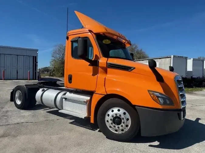 2019 FREIGHTLINER/MERCEDES NEW CASCADIA 126