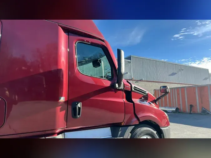 2023 Freightliner Cascadia 126