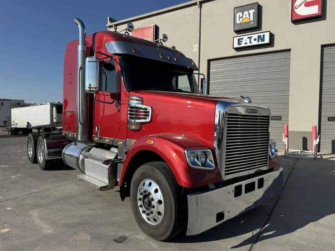 2022 Freightliner CORONADO