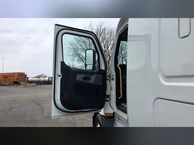 2022 Freightliner Cascadia 12652bbe94213835e794752e1d4b040be57