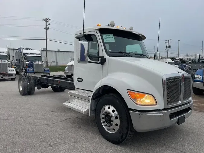 2025 Kenworth T280