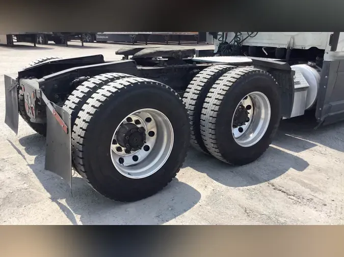 2020 Freightliner Cascadia 126