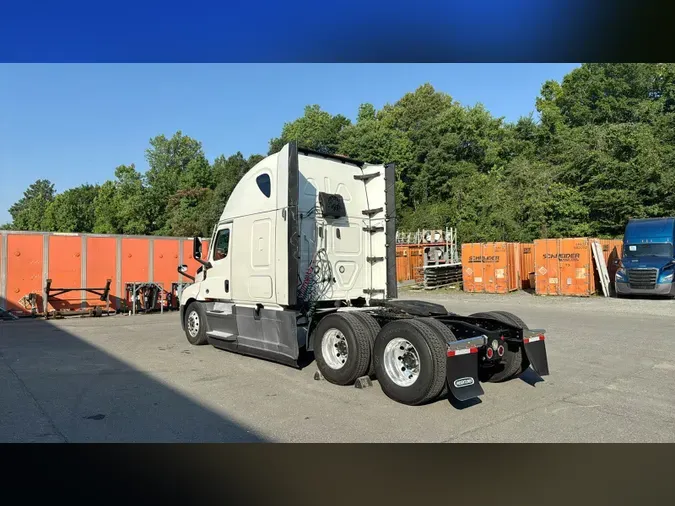 2022 Freightliner Cascadia 126