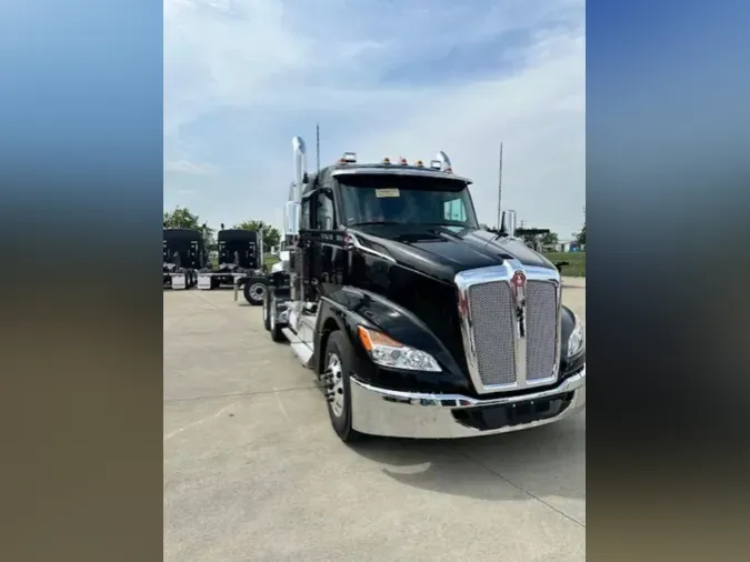 2025 Kenworth T680