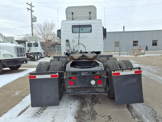 2019 VOLVO VNL64T-300