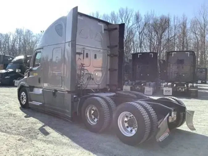 2024 Freightliner Cascadia