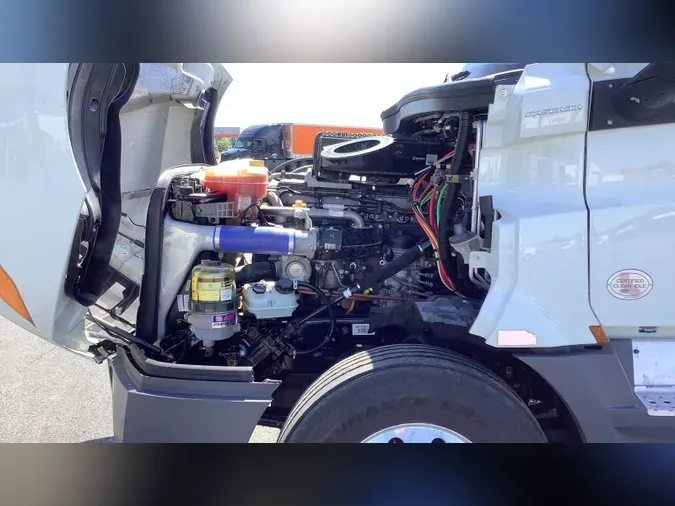 2021 Freightliner Cascadia 126