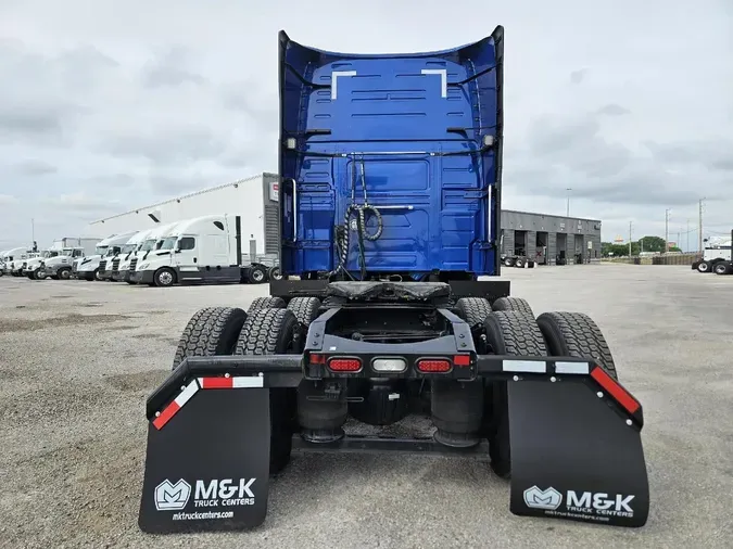 2021 VOLVO VNL64T760