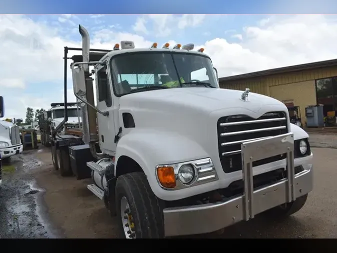 2005 MACK GRANITE CV713