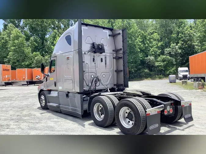 2023 Freightliner Cascadia 126