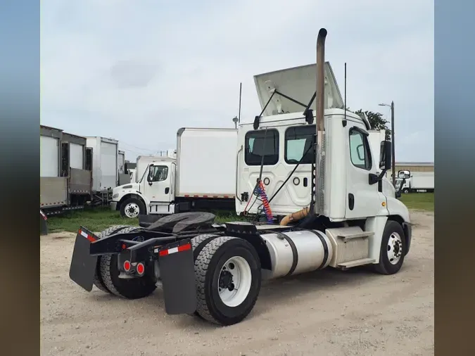 2020 FREIGHTLINER CASCADIA 125