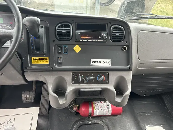 2022 Freightliner Business Class M2 106