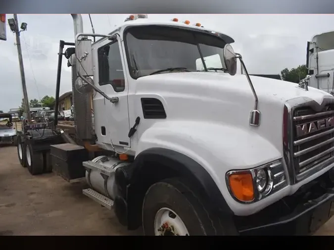 2006 MACK GRANITE CV713