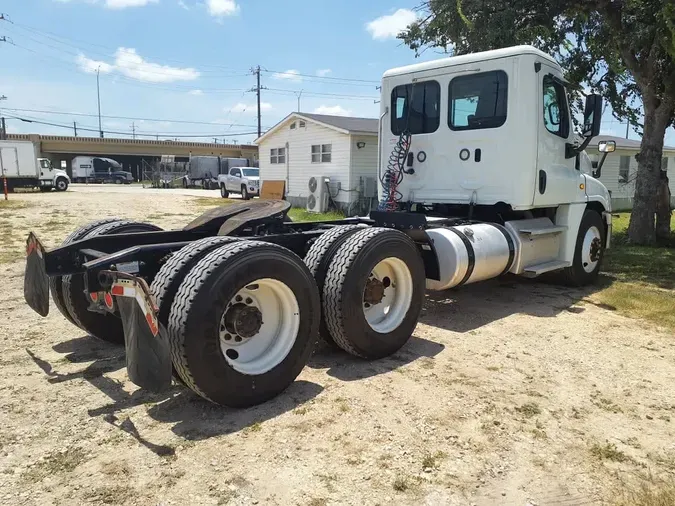 2020 FREIGHTLINER/MERCEDES CASCADIA 125