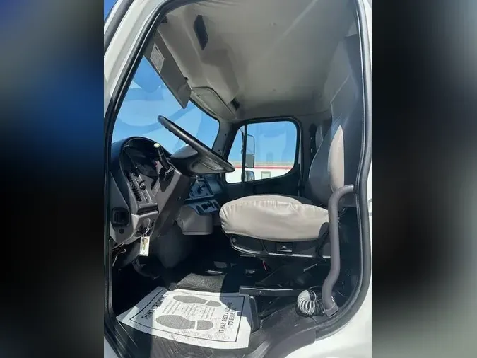 2019 Freightliner Business Class M2 106