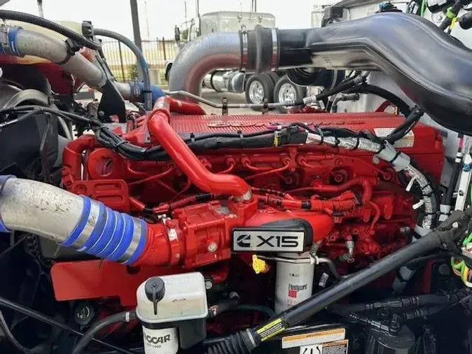 2023 Peterbilt 389