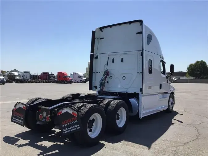 2020 FREIGHTLINER CA126