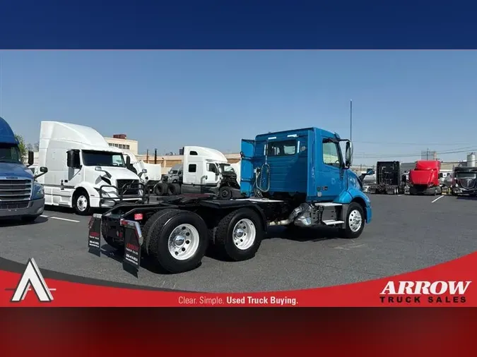 2019 VOLVO VNL300