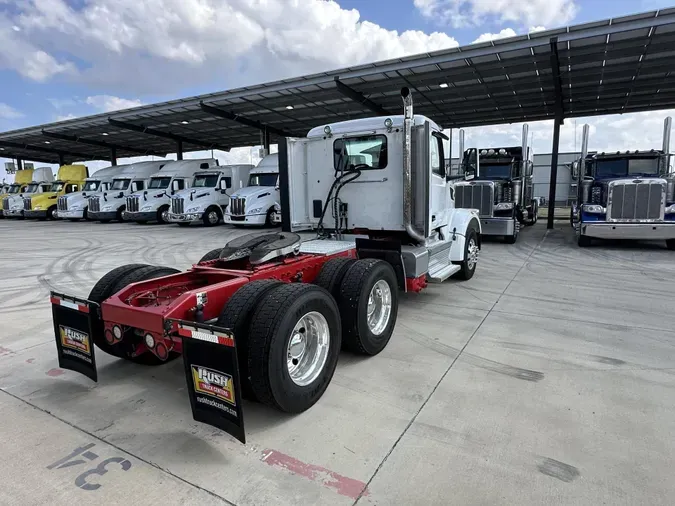 2022 Peterbilt 567