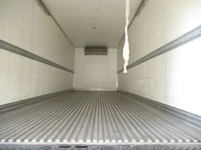 2018 FREIGHTLINER/MERCEDES M2 106