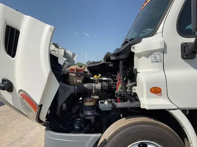 2018 Freightliner X11364ST