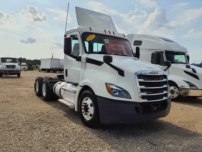 2019 FREIGHTLINER NEW CASCADIA PX12664