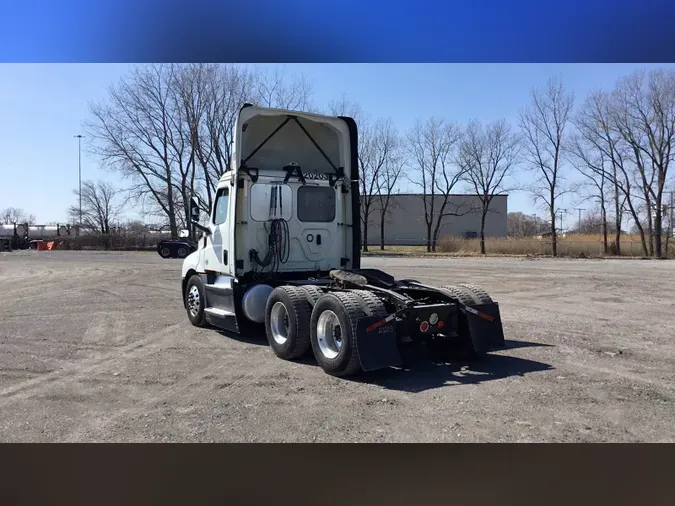 2020 Freightliner Cascadia 126