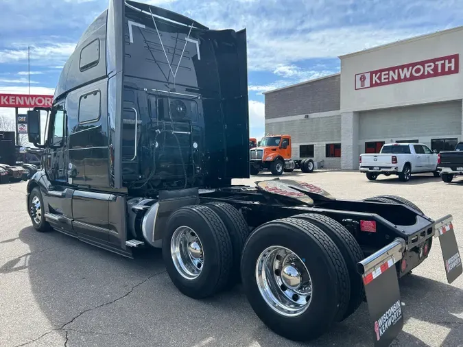 2021 Volvo VNL 860