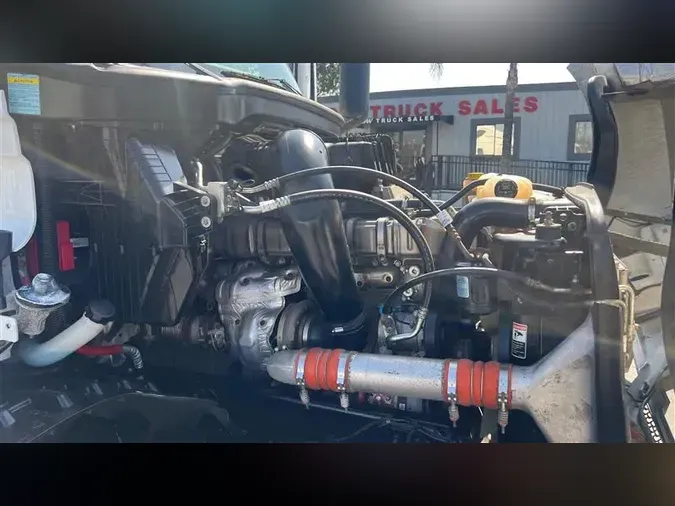 2021 FREIGHTLINER CA126