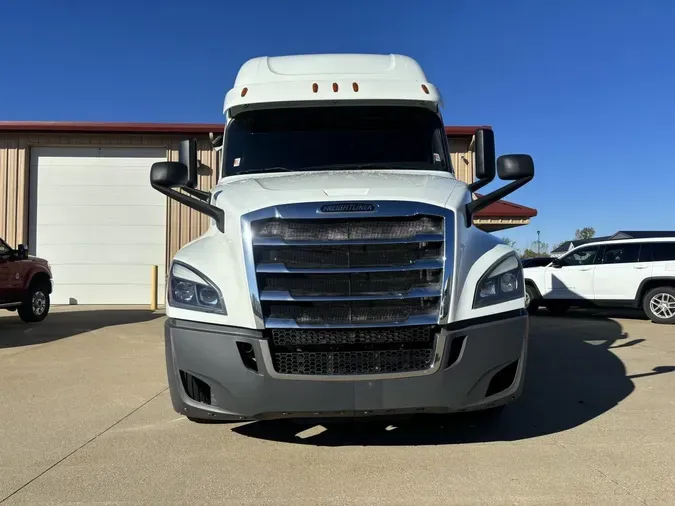 2019 Freightliner New Cascadia 126