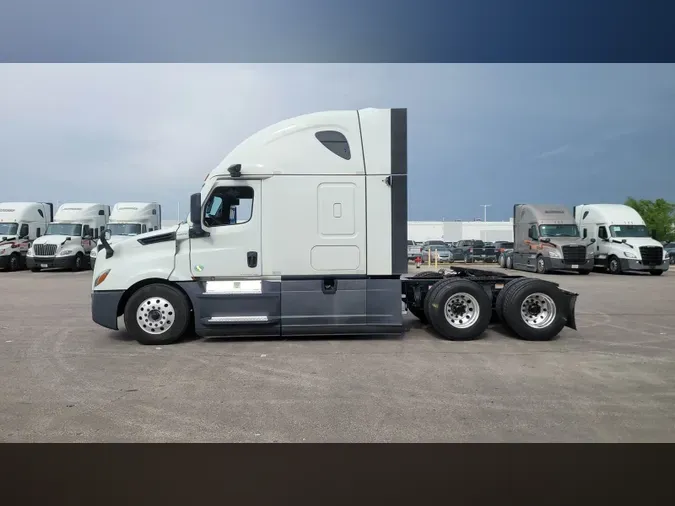 2023 Freightliner Cascadia 126
