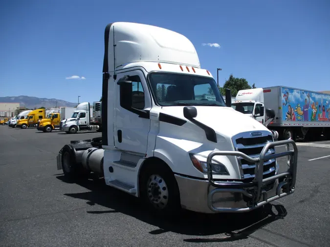 2020 FREIGHTLINER/MERCEDES NEW CASCADIA 116