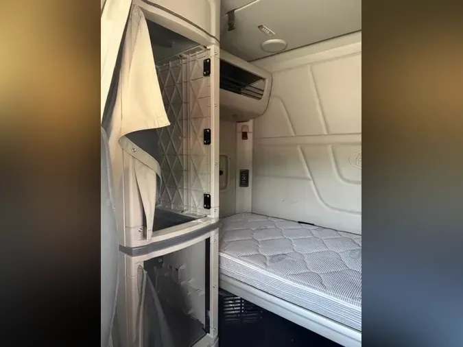 2023 Peterbilt 57952f3205c6b1d616fbf11d5afcd0118e0