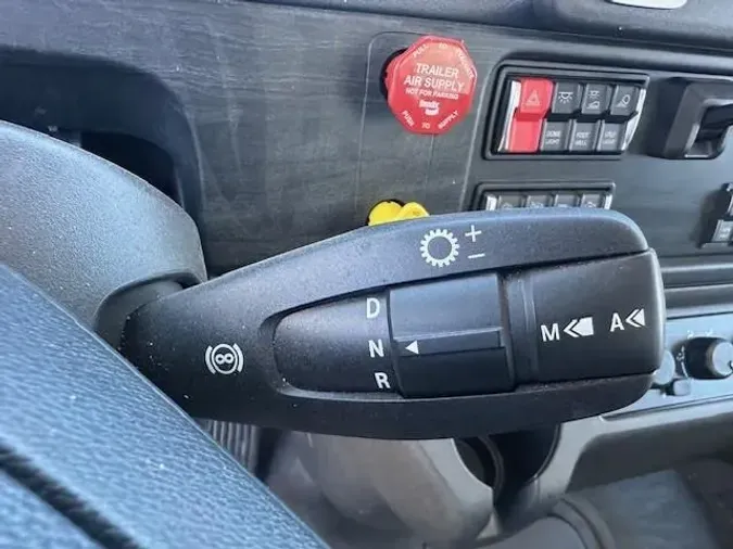 2025 Freightliner FL114SD52f37872600bd116b7d94bf4e76d4f89