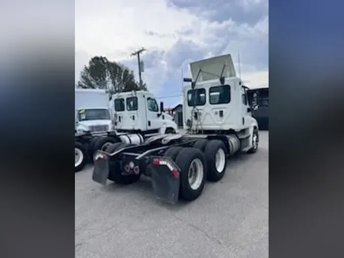 2017 FREIGHTLINER/MERCEDES CASCADIA 125