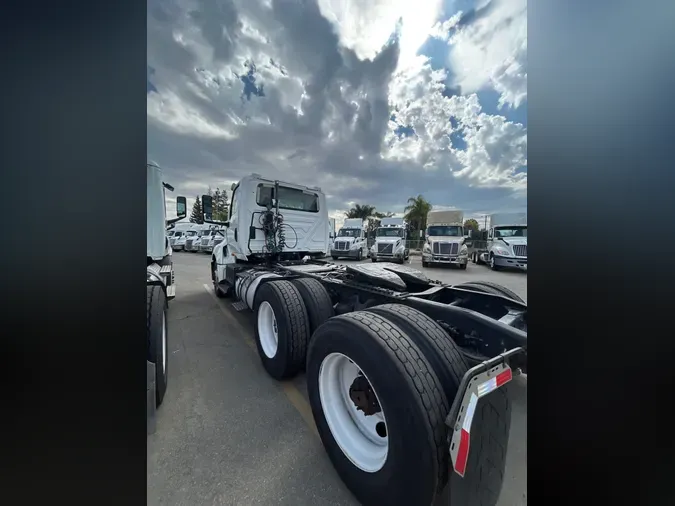 2019 NAVISTAR INTERNATIONAL LT625 DAYCAB T/A