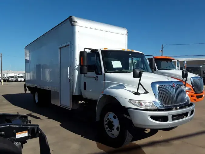 2018 NAVISTAR INTERNATIONAL 4300 LP